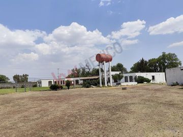 Quinta en venta remodelada para recibir a más de 80 personas, ideal para descanso, retiro o inversión
