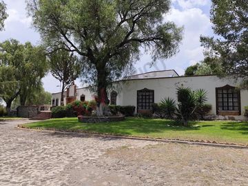 Quinta en venta remodelada para recibir a más de 80 personas, ideal para descanso, retiro o inversión