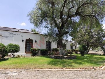 Quinta en venta remodelada para recibir a más de 80 personas, ideal para descanso, retiro o inversión