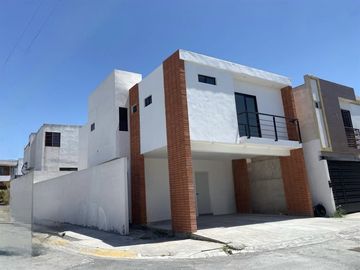 CASA VENTA EN PRIVADA EN APODACA