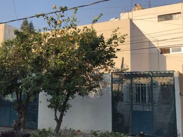 Casa en venta en Col. Ladrón de Guevara