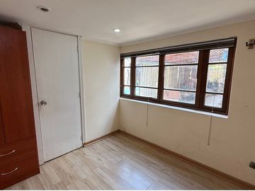 OPORTUNIDAD! Hermosa Casa 5D 3B PATIO PISCINA