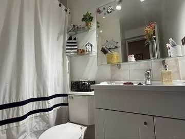 OPORTUNIDAD! Hermosa Casa 5D 3B PATIO PISCINA