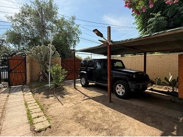 OPORTUNIDAD! Hermosa Casa 5D 3B PATIO PISCINA