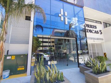 Venta de Consultorio Torres Médicas 5,  La Paz, av Rosendo Marquez, Puebla