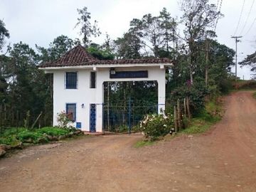 LOTE ESQUINERO EN DAPA CONDADO BEVERLY