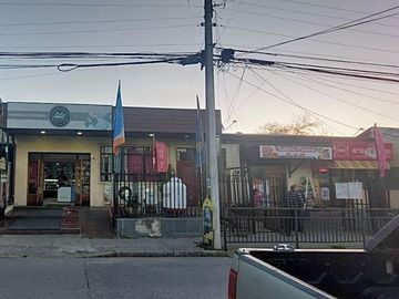 PROPIEDAD COMERCIAL EN PENCO A PAZOS DE LA PLAZA