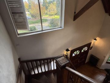 Casa chalet estilo moderno en Venta en barrio privado Club Campos de Golf Las Praderas De Lujan.