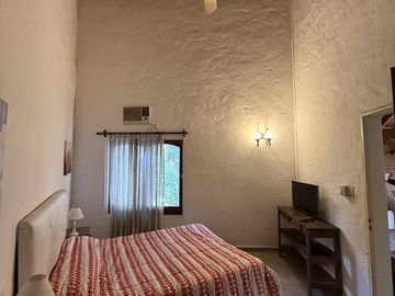 Casa chalet estilo moderno en Venta en barrio privado Club Campos de Golf Las Praderas De Lujan.
