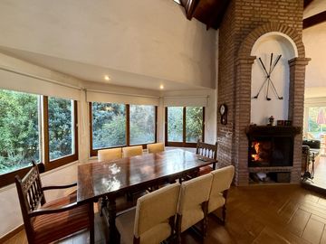 Casa chalet estilo moderno en Venta en barrio privado Club Campos de Golf Las Praderas De Lujan.