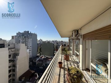 Excelente Piso entero de 4 Amb. c/dep, Balcón terraza al frente, cochera y baulera. Muy luminoso!!