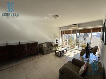 Excelente Piso entero de 4 Amb. c/dep, Balcón terraza al frente, cochera y baulera. Muy luminoso!!
