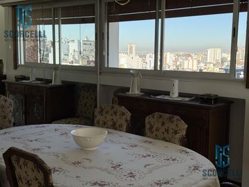 Excelente Piso entero de 4 Amb. c/dep, Balcón terraza al frente, cochera y baulera. Muy luminoso!!