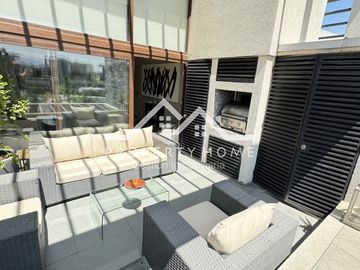OPORTUNIDAD PRECIOSO Y MODERNO DUPLEX EN TOWNHOUSE CHICUREO