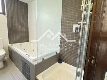 OPORTUNIDAD PRECIOSO Y MODERNO DUPLEX EN TOWNHOUSE CHICUREO