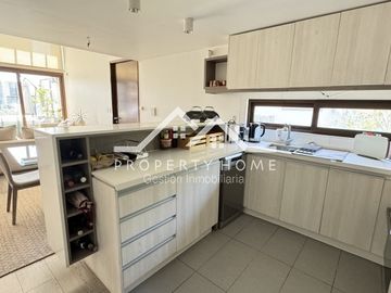 OPORTUNIDAD PRECIOSO Y MODERNO DUPLEX EN TOWNHOUSE CHICUREO