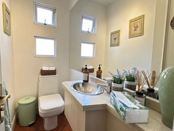 VENTA 5 DORM CHICUREO PIEDRA ROJA