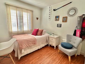 VENTA 5 DORM CHICUREO PIEDRA ROJA