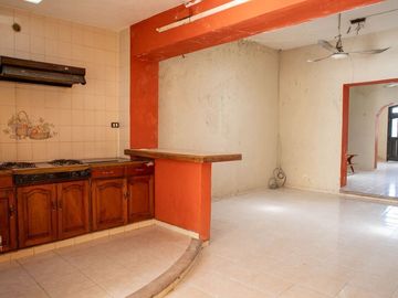 CASA EN VENTA PARA REMODELAR EN EL CENTRO HISTÓRICO DE MÉRIDA