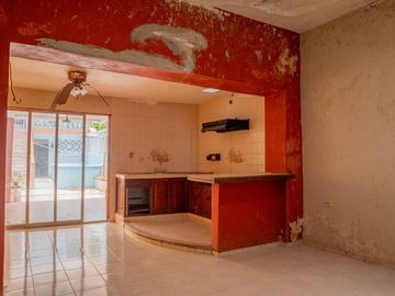 CASA EN VENTA PARA REMODELAR EN EL CENTRO HISTÓRICO DE MÉRIDA