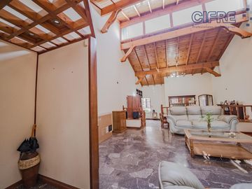 Excelente casa 5 ambientes quincho, patio en Villa Pueyrredón sobre lote de 8,66x41,20