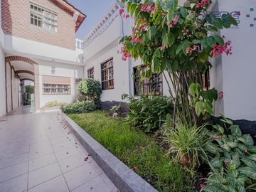 Excelente casa 5 ambientes quincho, patio en Villa Pueyrredón sobre lote de 8,66x41,20