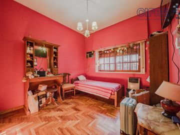 Excelente casa 5 ambientes quincho, patio en Villa Pueyrredón sobre lote de 8,66x41,20