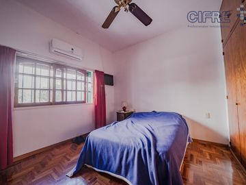 Excelente casa 5 ambientes quincho, patio en Villa Pueyrredón sobre lote de 8,66x41,20