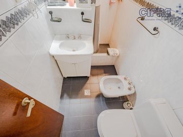 Excelente casa 5 ambientes quincho, patio en Villa Pueyrredón sobre lote de 8,66x41,20