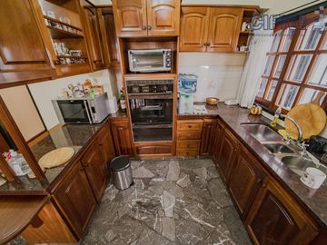 Excelente casa 5 ambientes quincho, patio en Villa Pueyrredón sobre lote de 8,66x41,20