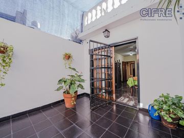 Excelente casa 5 ambientes quincho, patio en Villa Pueyrredón sobre lote de 8,66x41,20