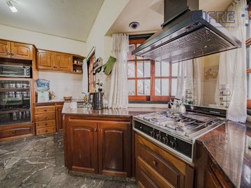 Excelente casa 5 ambientes quincho, patio en Villa Pueyrredón sobre lote de 8,66x41,20