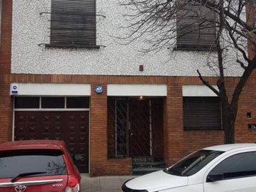 Casa en venta - 3 Dormitorios 1 Baño - Barracas