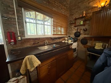 VENTA CASA 2 DORMITORIOS CON PIELTA EN FUNES