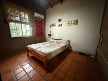 VENTA CASA 2 DORMITORIOS CON PIELTA EN FUNES