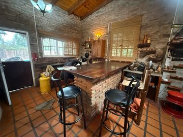 VENTA CASA 2 DORMITORIOS CON PIELTA EN FUNES