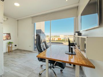 Casa de 3 dormitorios con pileta en los Pasos 2