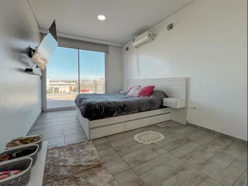 Casa de 3 dormitorios con pileta en los Pasos 2