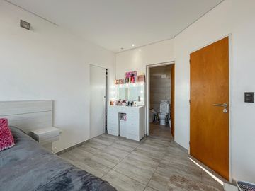 Casa de 3 dormitorios con pileta en los Pasos 2