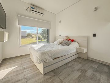 Casa de 3 dormitorios con pileta en los Pasos 2
