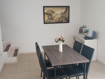 Departamento duplex en venta 2 dormitorios Alto Alberdi con patio