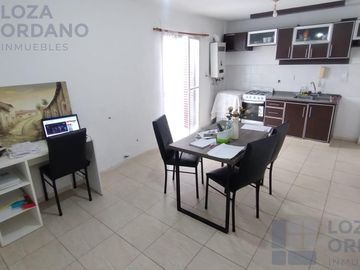 Departamento duplex en venta 2 dormitorios Alto Alberdi con patio