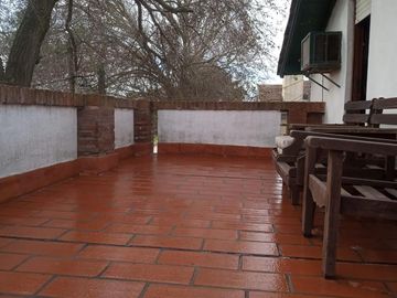 Casa en venta - 3 Dormitorios 2 Baños - Villa Gesell