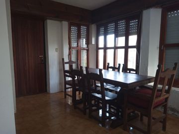 Casa en venta - 3 Dormitorios 2 Baños - Villa Gesell