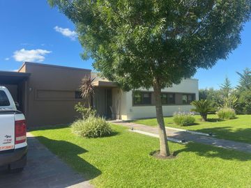 Venta Casa a La Laguna en San Benito Villanueva Tigre