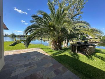 Venta Casa a La Laguna en San Benito Villanueva Tigre