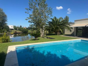Venta Casa a La Laguna en San Benito Villanueva Tigre
