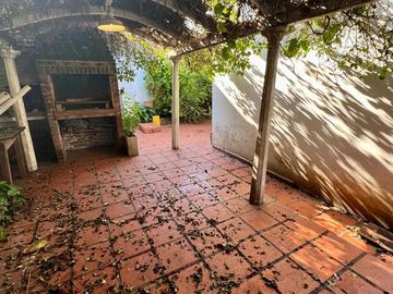 Casa 4 ambientes en venta en Castelar