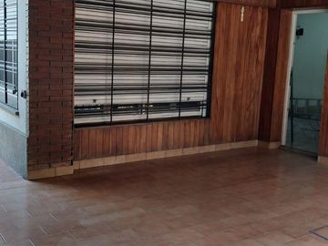 Casa 3 ambientes en zona centrica de Ezeiza
