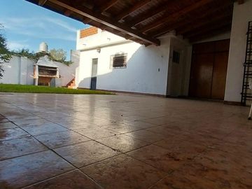 Casa 3 ambientes en zona centrica de Ezeiza